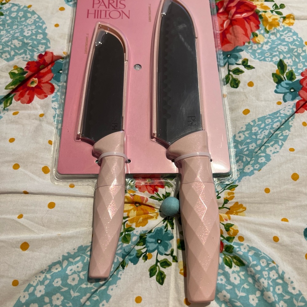 Paris Hilton Pink Diamond Pattern Knife Set